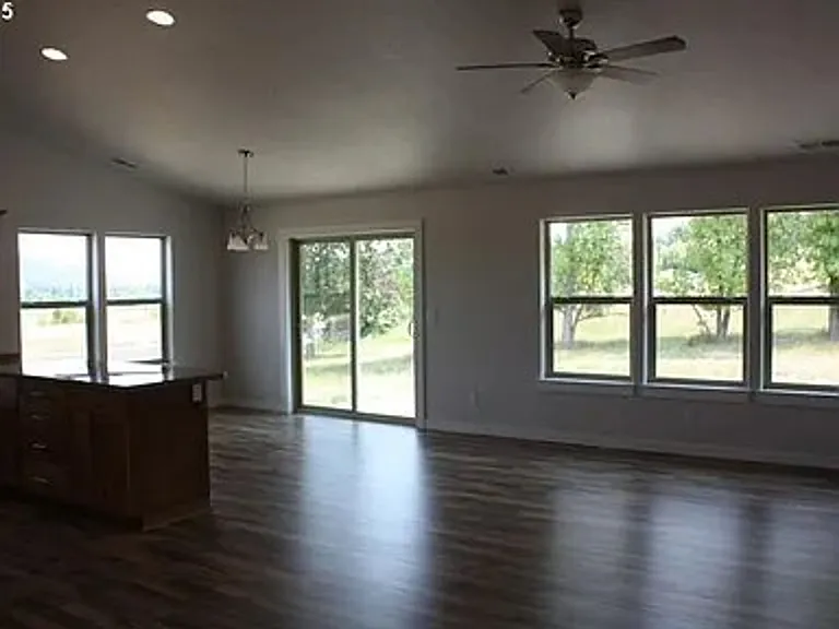 1530 W Basil St — Photo 5