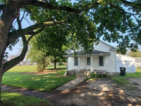 411 & 407 4th St, Perry, IA 50220