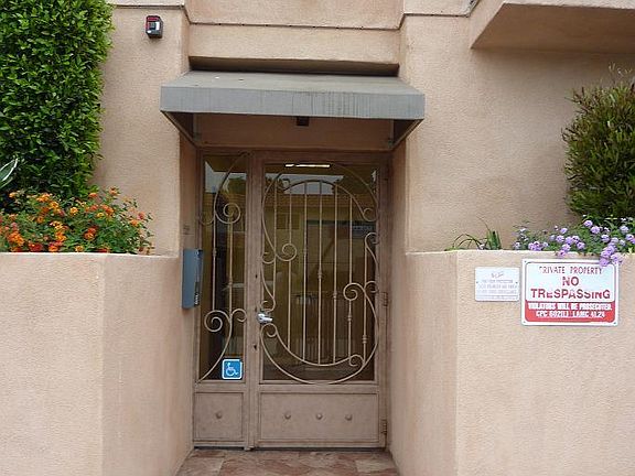 2nd image of 11757 Saticoy St #Upgk8q59w