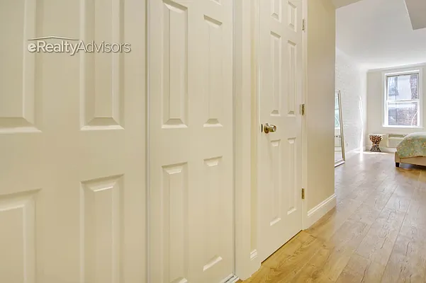 Rented by eRealty Advisors USA Inc | media 3