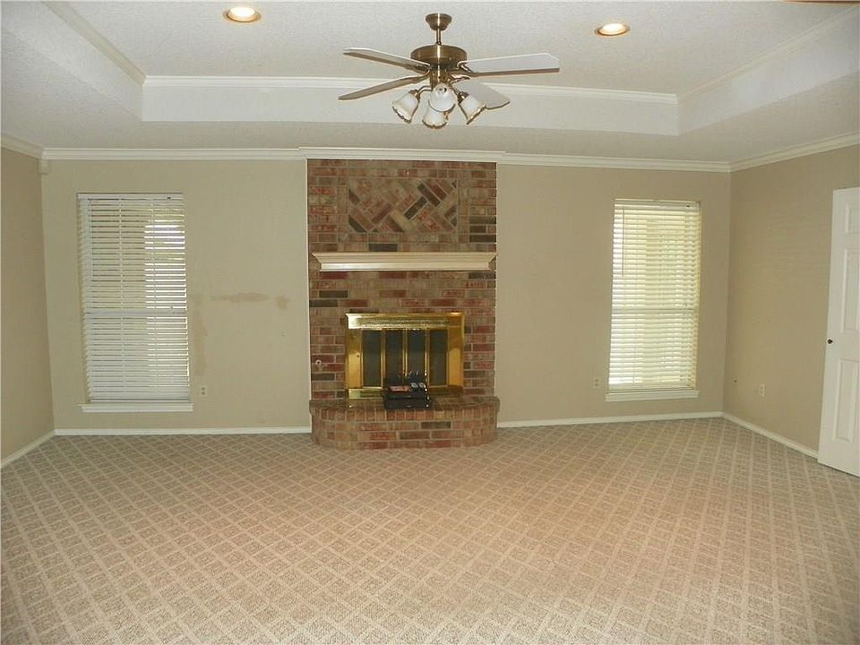 2nd image of 340 Roy Ln