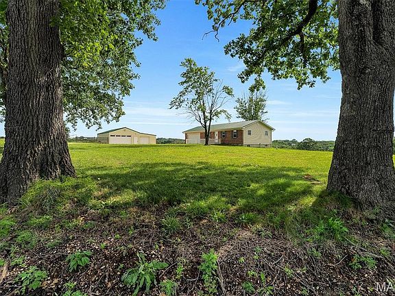 4th image of 3879 Tegeler Rd