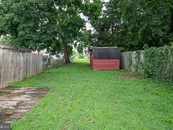 5th image of 8038 Walker St
