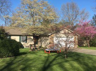 391 Bobwhite Dr, Crossville, TN 38555