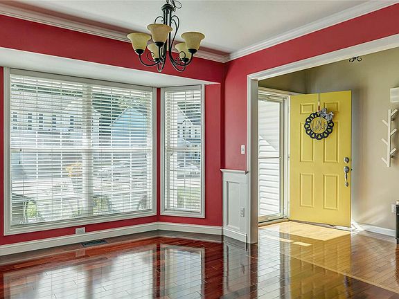 4th image of 1137 Oak Hollow Dr