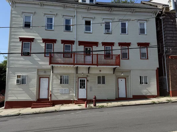 80 Blackstone Street - 3L, 80 Blackstone St, Woonsocket, RI 02895