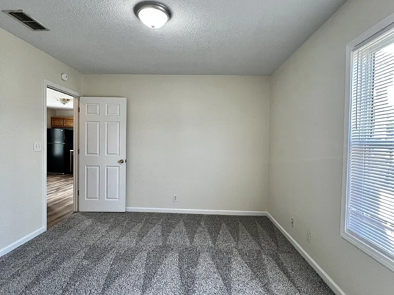 1118 Keith Ave — Photo 14