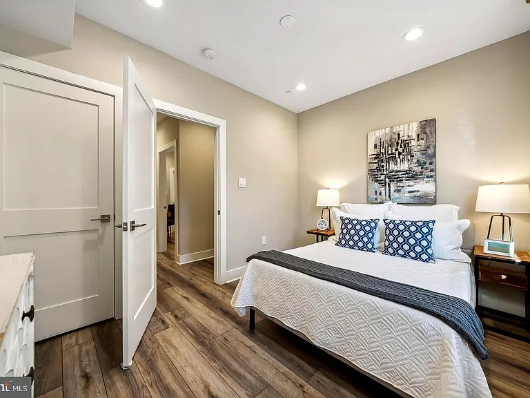 1213 Holbrook St NE #1 — Photo 11