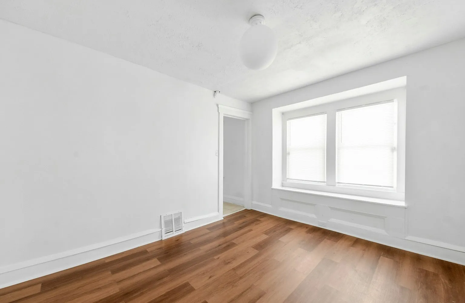 2048 West 105th Street — Photo 4