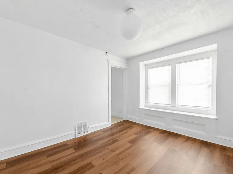 2048 W 105th St — Photo 4