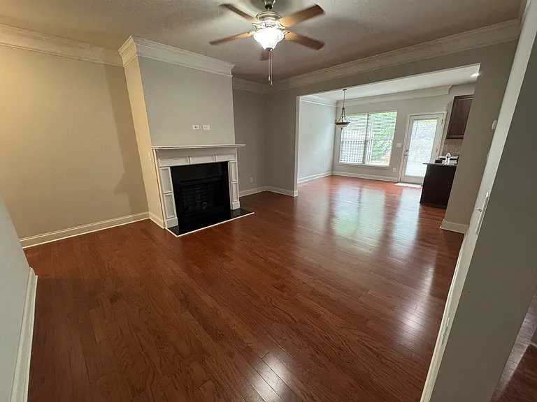 10584 Naramore Ln — Photo 4