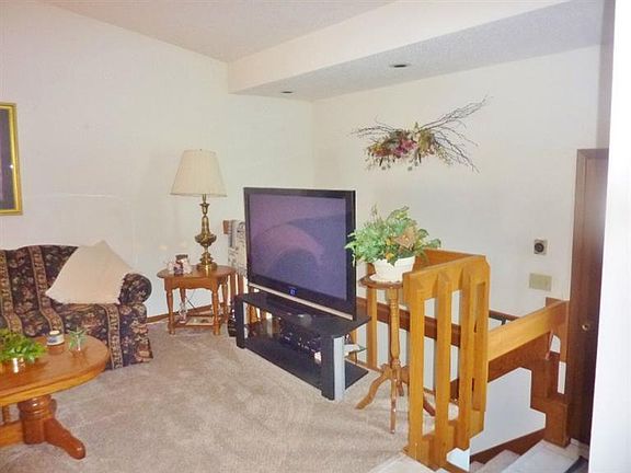 3rd image of 204 N Olive St