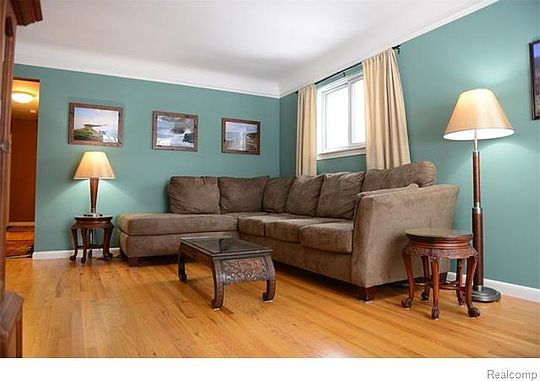 3rd image of 8117 Kinmore St