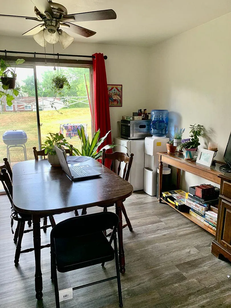 3 bed, $1,200 — Photo 4