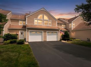 8 Teal Cir, Walpole, MA 02081