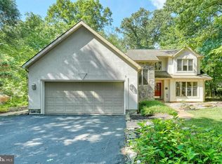 1990 High Rock Ln, York, PA 17406