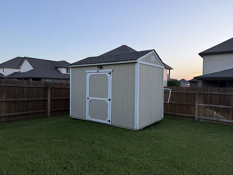 2512 Arno St — Photo 2