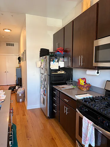 5348 N Clark St #201 Photo 1