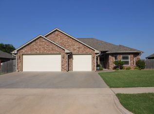 2212 SW 53rd St, Lawton, OK 73505