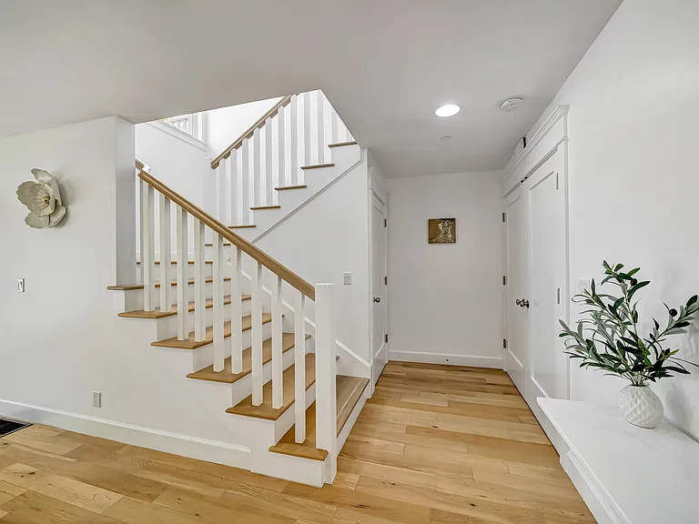20 Anchorage St — Photo 28