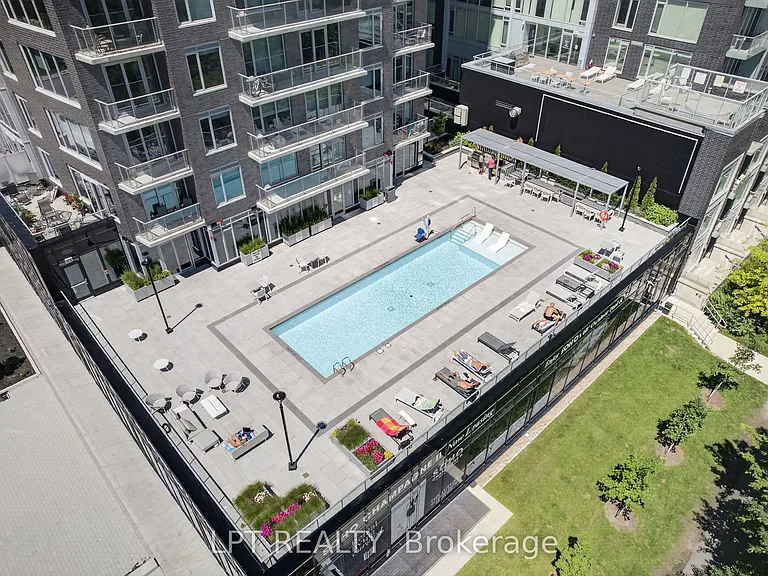 111 Champagne Ave S #307 — Photo 45
