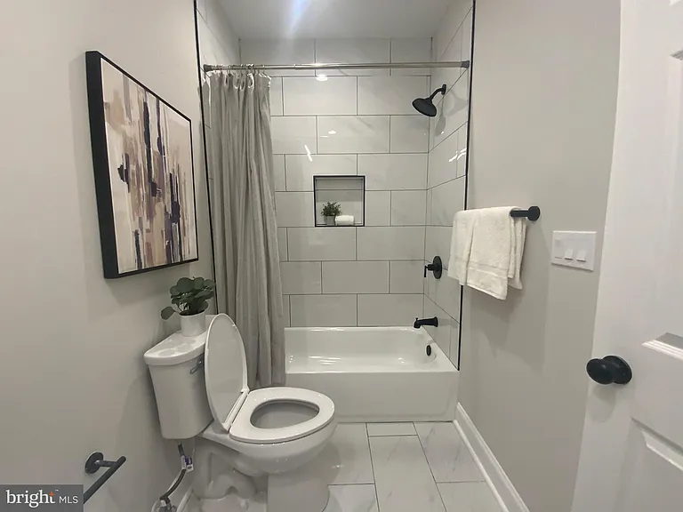 2141 Druid Hill Ave — Photo 23