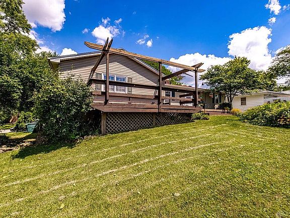 4th image of 106 Forest Glen Dr