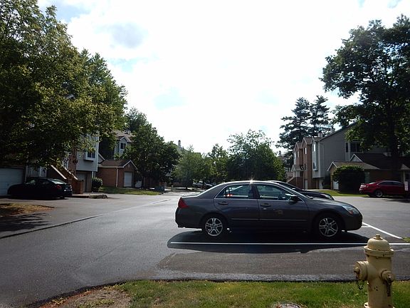 4th image of 349 Village Pointe Dr #2