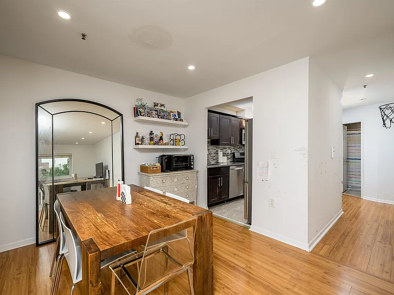 476 Monmouth St #402 — Photo 4