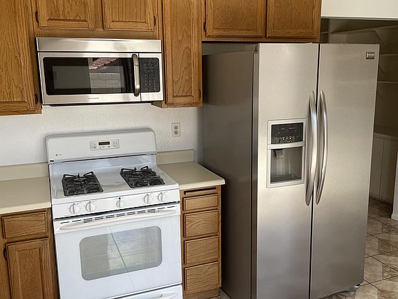 5th image of 247 Almondale Ave