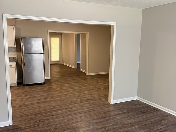 2nd image of 505 S Main Ext