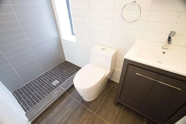 Rented by Nooklyn NYC LLC | media 18