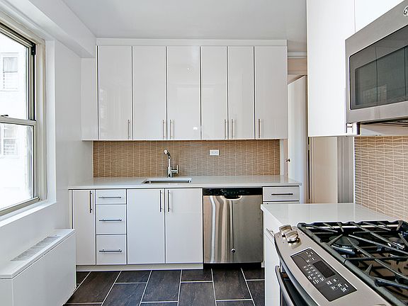 4th image of 300 E 40th St APT 12K