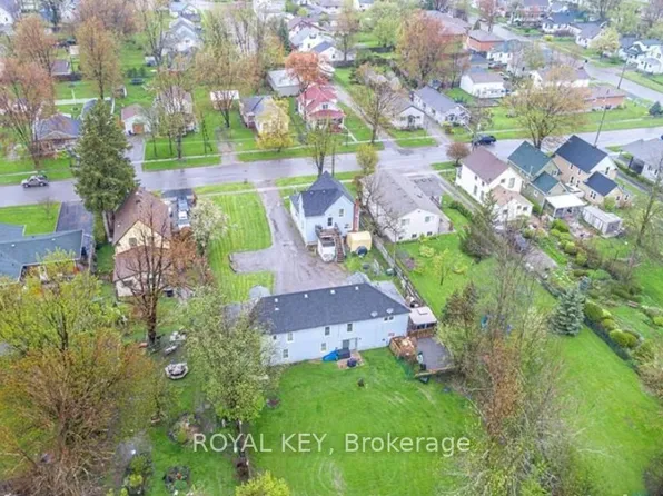 258 Henrietta St, Fort Erie, ON L2A 2K7