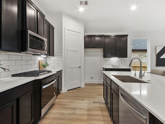 3rd image of 363 Springfield Terrace Dr