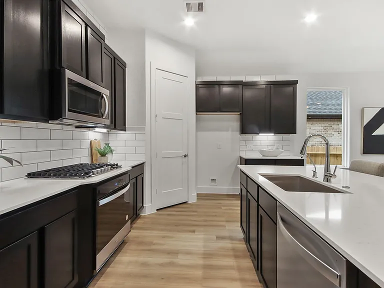 363 Springfield Terrace Dr — Photo 3