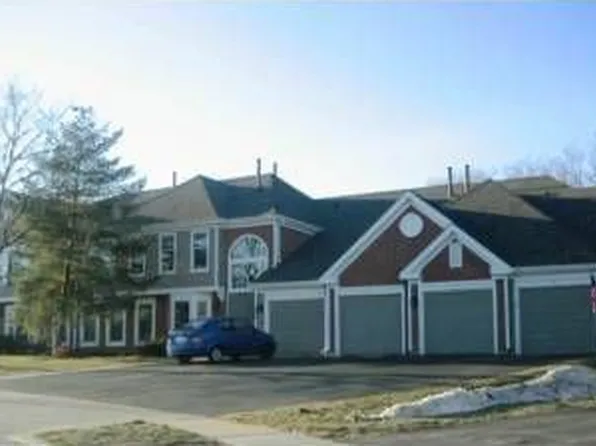 1864 Fox Run Dr #57, Elk Grove Village, IL 60007