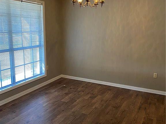 4th image of 308 Teakwood Dr