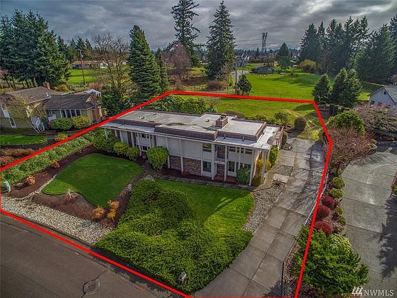 Enjoy your .47 of an acre (20,312 sq ft lot) WOW!