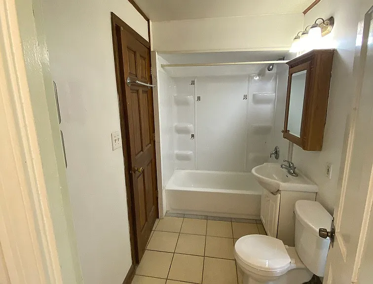 13930 Lauerman St #B — Photo 4