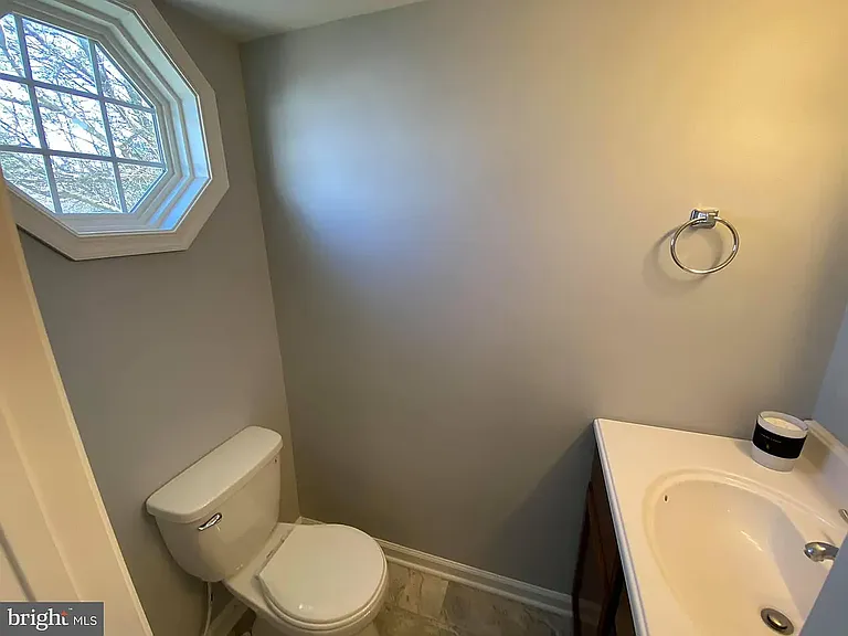 1811 Woodbrooke Dr — Photo 6