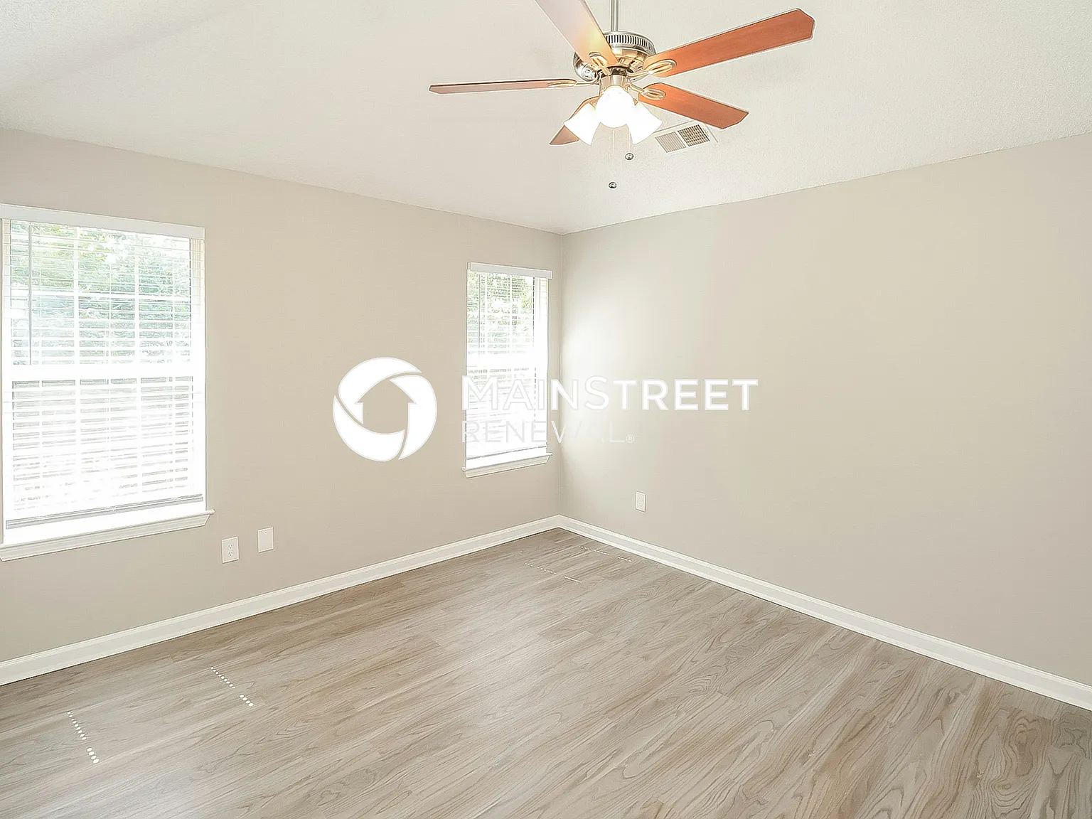 210 Teak Ln — Photo 2