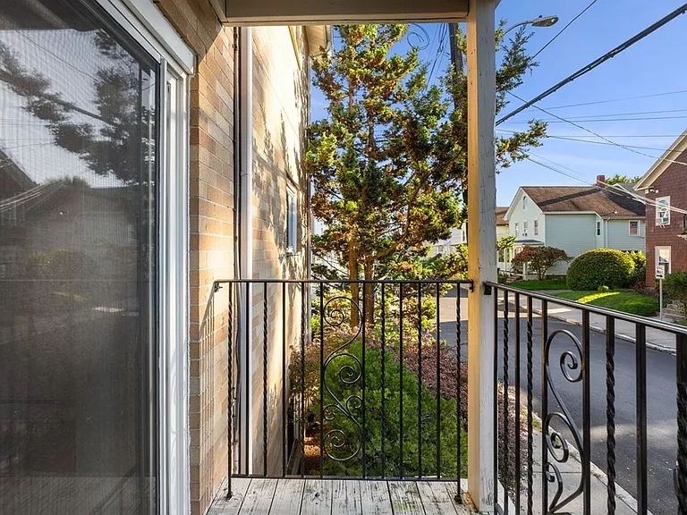 87 Cedar St #5 — Photo 3