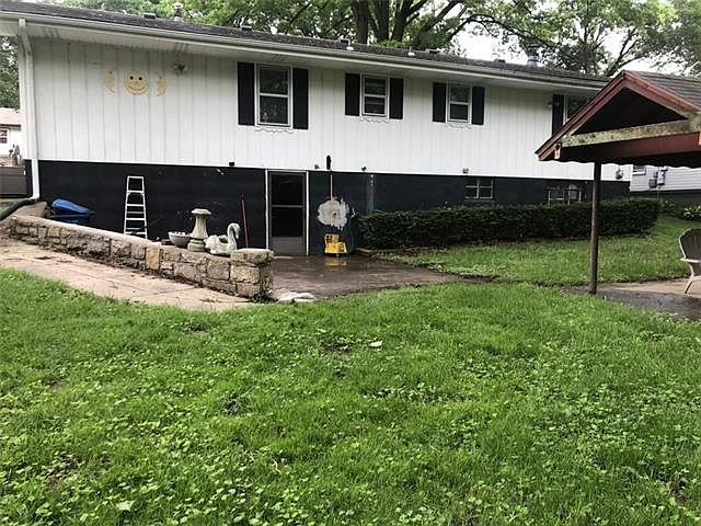 2nd image of 310 Maple St