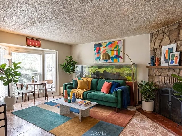 1229 S Flower St — Photo 14