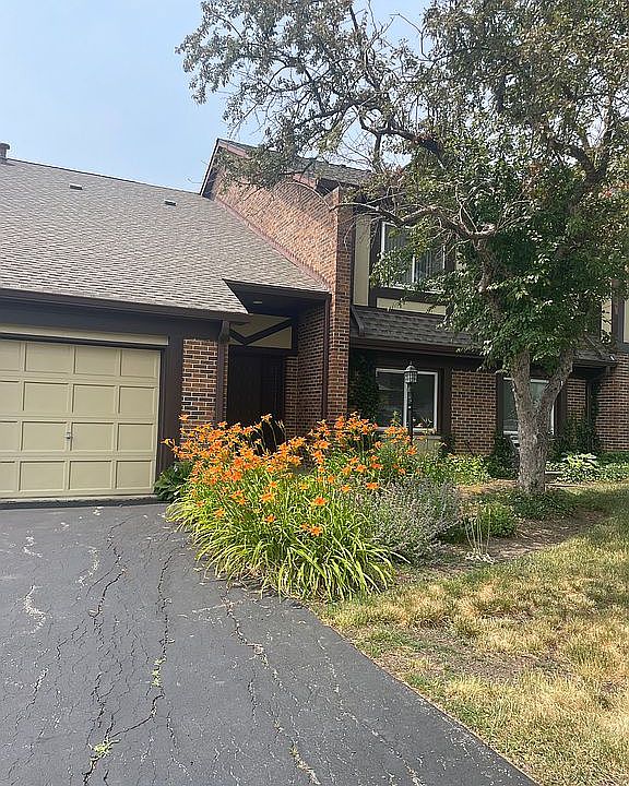 412 Sandhurst Cir APT B, Glen Ellyn, IL 60137 Zillow