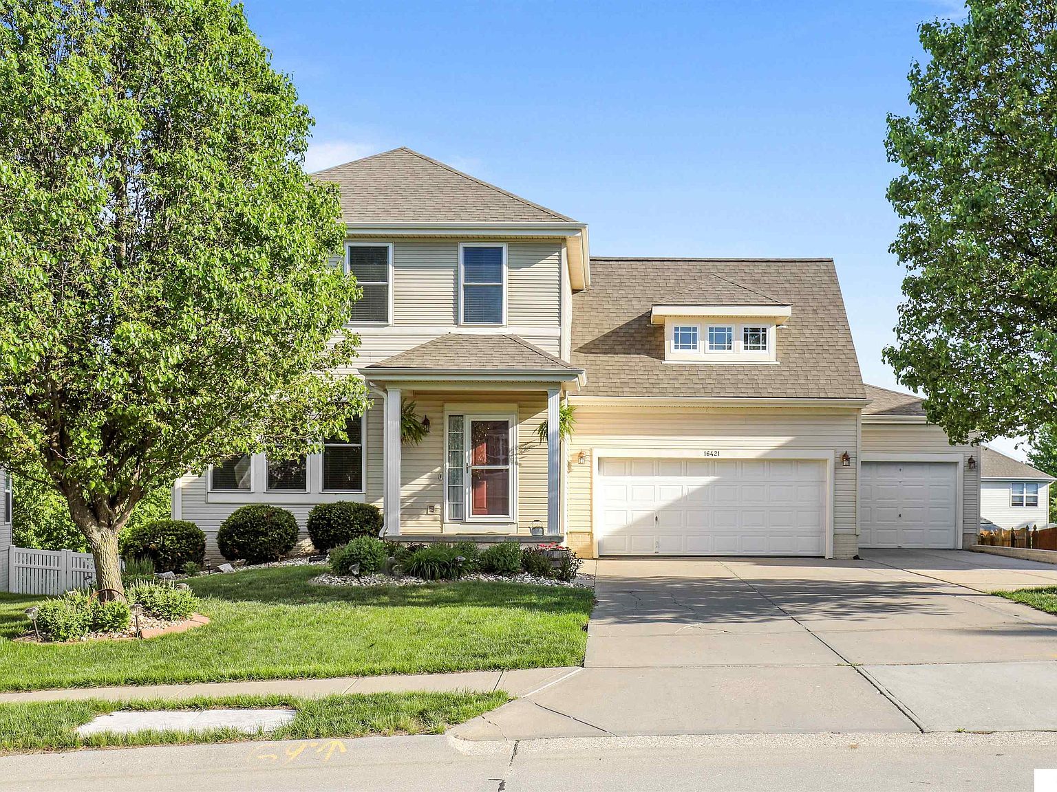 16421 Erskine St, Omaha, NE 68116 | Zillow