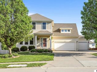 16421 Erskine St, Omaha, NE 68116