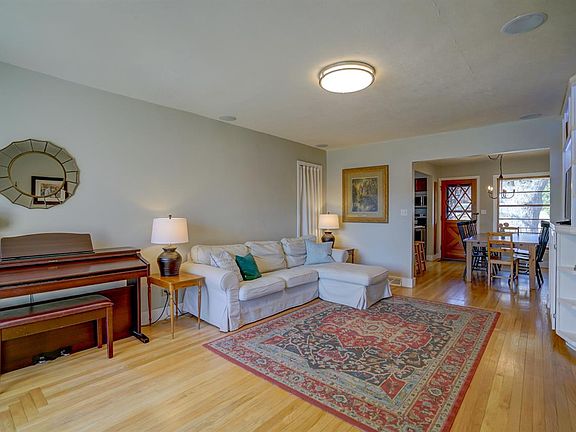 2nd image of 210 Westlawn Ave