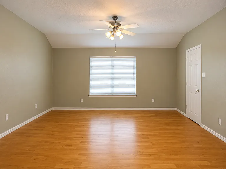 2119 Hawthorne Brk — Photo 11
